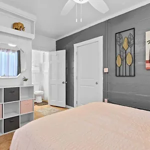 Apartment The Pink Oasis Waterfront 1 Bed Apt, Tampa